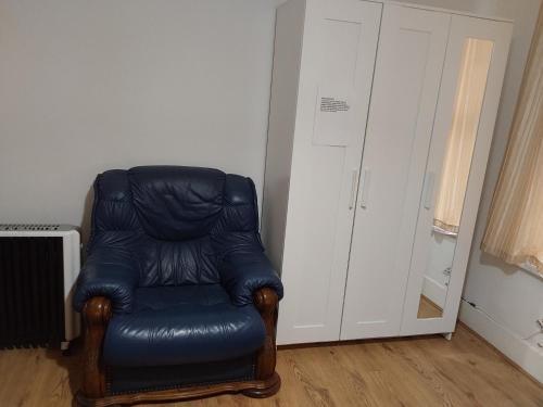 cozy rooms or entire apartment in london, fast links to central - Tap to explore photos