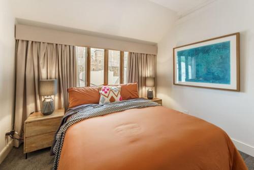 Farrah Designer Three Bedroom Carlton Residence - Tap to explore photos