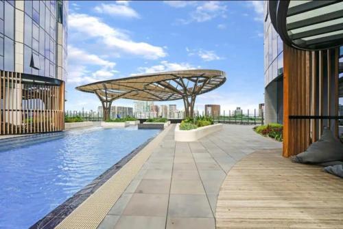 High Rise Southbank Luxury Apt (50th floor)