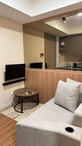 goldcoast studio europe sofabed wifi netflix - Tap to explore photos