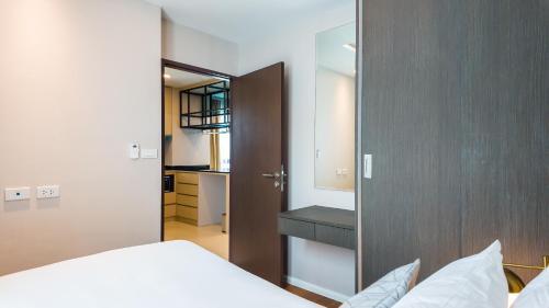 Apartment 2 bedrooms on Surin - Tap to explore photos
