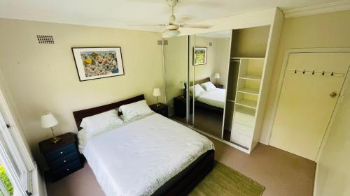 COMFORT QUEEN GARDEN VIEW ROOM MACQUARIE PARK RYDE - Tap to explore photos