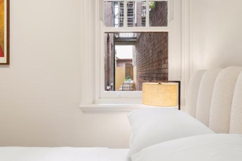Historic Harbourside Townhouse - Tap to explore photos