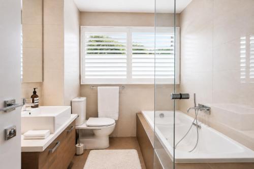 Kos Place in Blairgowrie by Ready Set Stay - Tap to explore photos