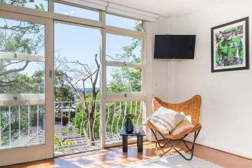 Leafy Paddington Studio with Harbour Views - Tap to explore photos