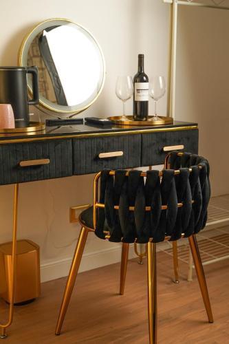 Maison 31 - Suite accommodation - Tap to explore photos