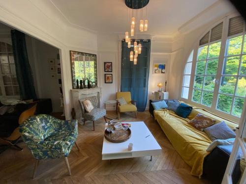 Maison charme 7 min Paris jardin - Tap to explore photos