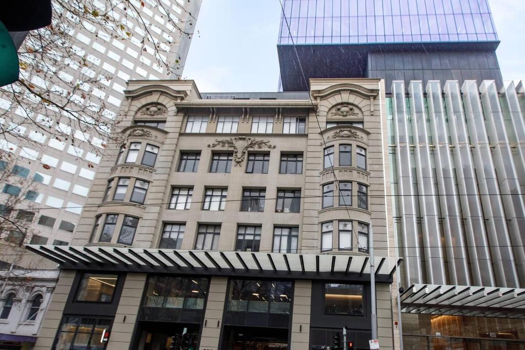 Metropolis Icon - Bourke Street Heritage Hideaway