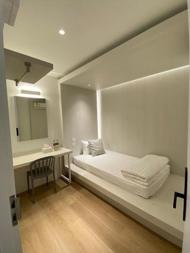 Matini Hostel grandstation Room Type - Single Room with Shared Bathroom