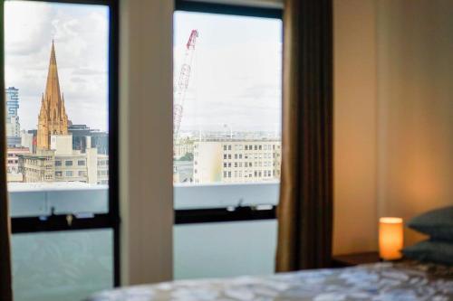 Panoramic View CBD 1 Bed Apt +OFFICE (Collins) - Tap to explore photos