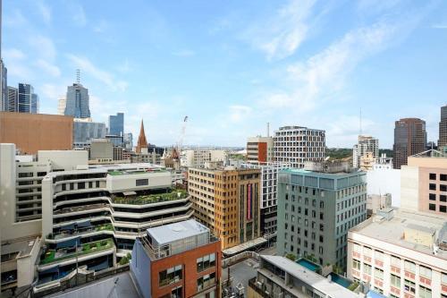 Panoramic View CBD 1 Bed Apt +OFFICE (Collins)