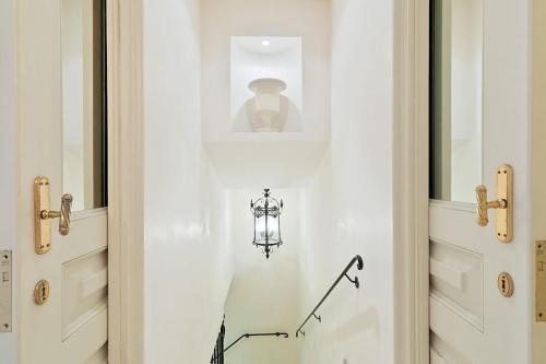 Luxury Villa Private Pool - Tap to explore photos