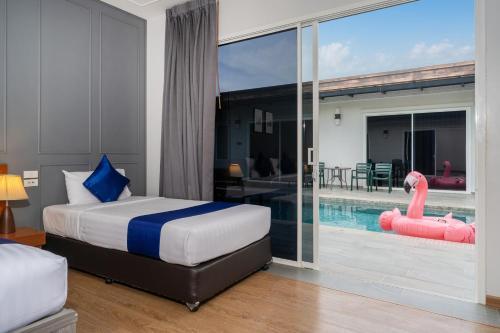 Phuket La Siesta, Naiharn Beach Room Type - Deluxe Family Room with Pool Access