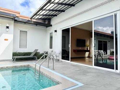 Phuket La Siesta, Naiharn Beach Room Type - One-Bedroom Suite Phuket La Siesta, Naiharn Beach Room Type - One-Bedroom Suite