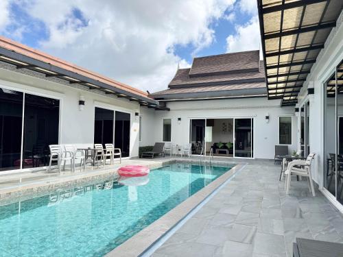Phuket La Siesta, Naiharn Beach Room Type -  Four-Bedroom Pool Villa