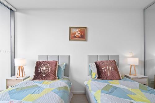 Spacious1 BR@waterfront Olympic Park_free carpark - Tap to explore photos