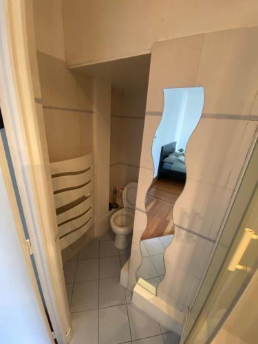Studio Proche Paris - Tap to explore photos