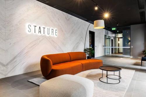 Stylish 2 bed Stature Southbank - Tap to explore photos