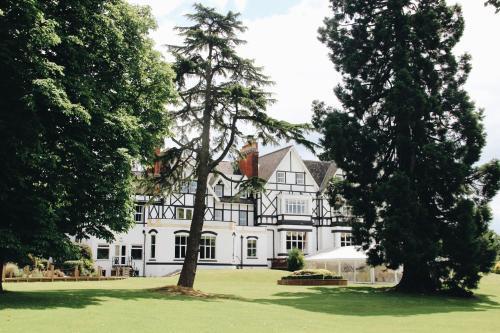 The Manor at Bickley - Tap to explore photos