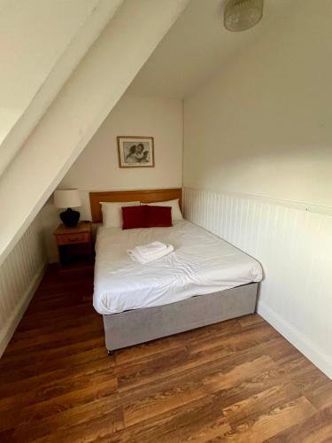 The Manor at Bickley - Tap to explore photos