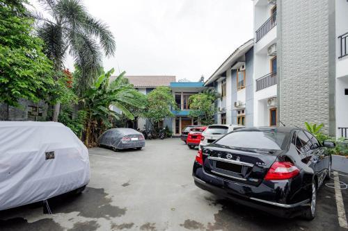 Urbanview Hotel Syariah The Ragunan Residence - Tap to explore photos