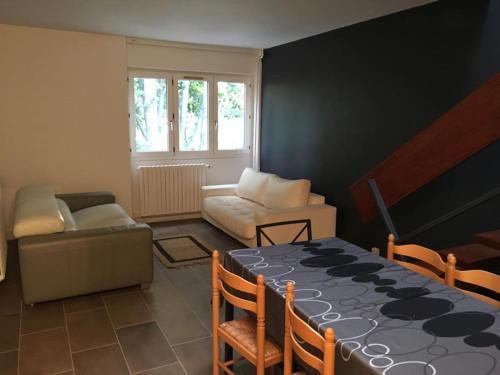 Nice appartment between Orly airport and Paris - Tap to explore photos