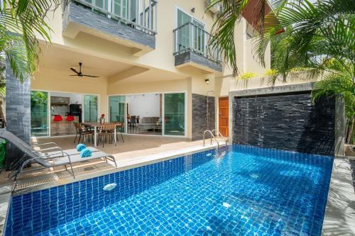 Sabai Villas, 7 min drive from Naiharn & Rawai, Private pool, Four villas available