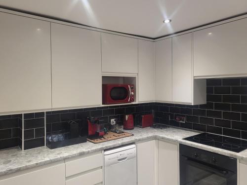 Beautiful Newly Renovated House in Rainham Essex - Tap to explore photos
