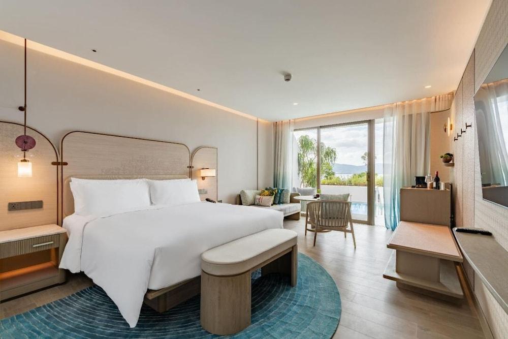 Veranda Resort Phuket, Autograph Collection Room Type - Room, 1 King Bed with Sofa bed, Pool Access (View)
