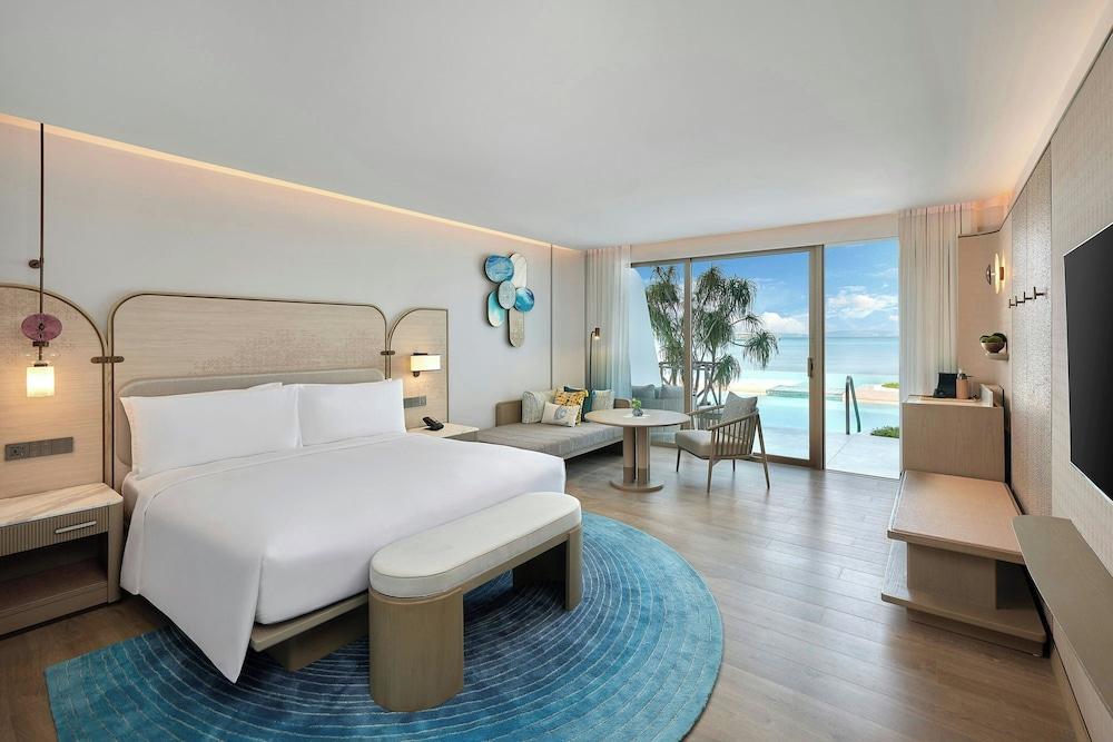Veranda Resort Phuket, Autograph Collection Room Type - Room, 1 King Bed, Pool Access, Oceanfront