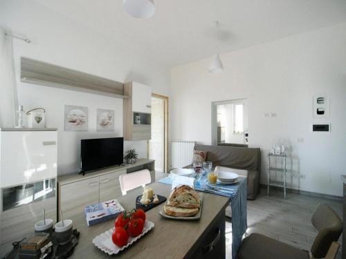 Apartment in Ladispoli near Tyrrhenian Sea - Tap to explore photos