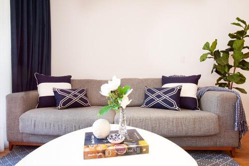 Stylish Studio With Balcony Near Darling Square - Tap to explore photos