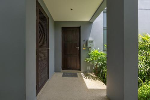 Villa Hanga 3BR Private Pool Nai Harn Beach - Tap to explore photos