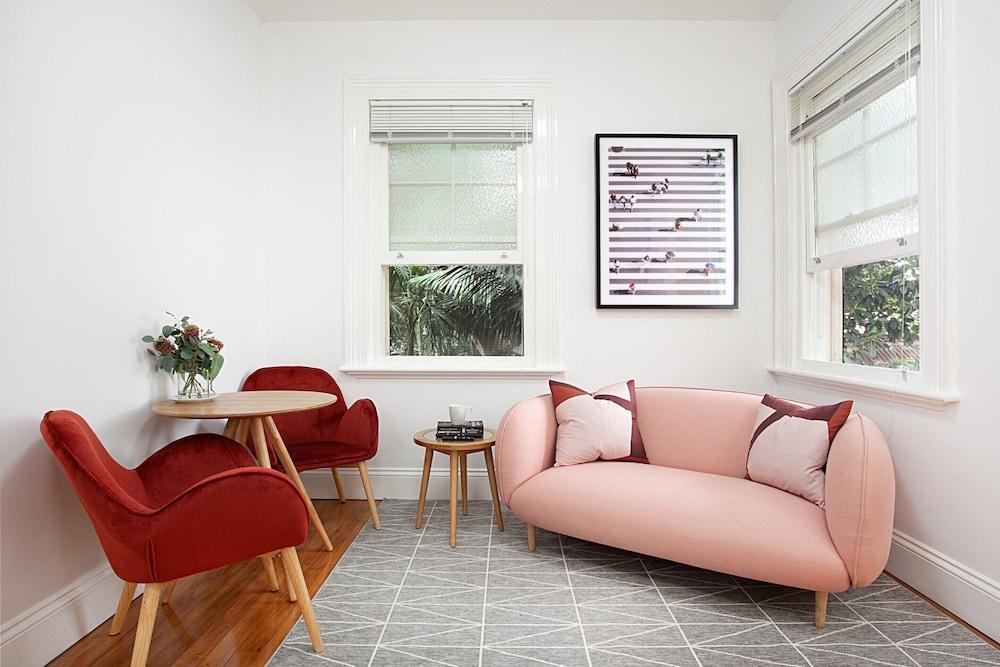 Perfect Located Cosy Studio in Sydney - Tap to explore photos