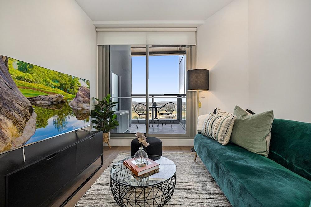 High-rise Balcony Unit With City Views, Gym, Pool - Tap to explore photos