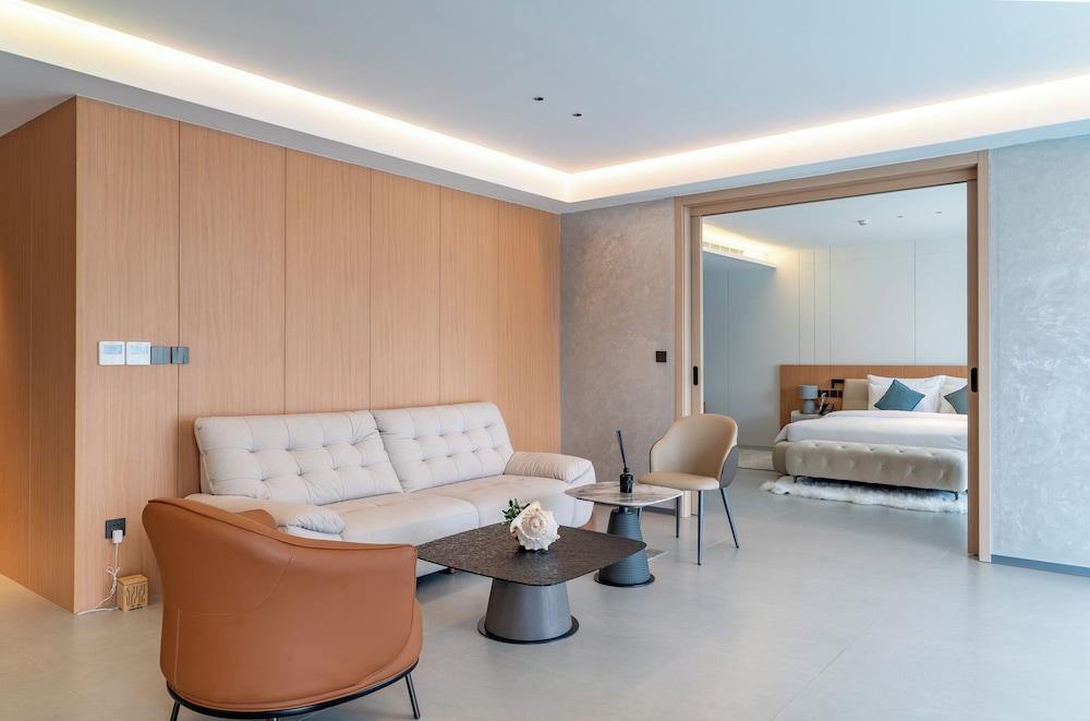 Kora Beach Resort Phuket Room Type - Executive Suite, 2 Bedrooms, Balcony, Sea View