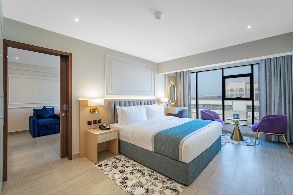 Grand Ambassador Hotel Room Type - PREMIUM SUITE