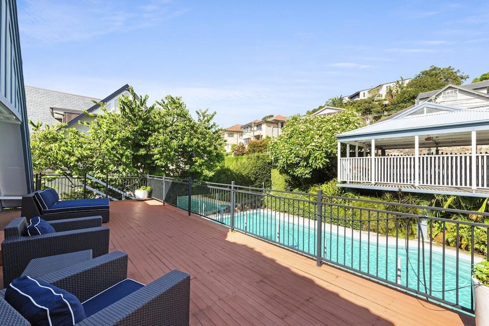 Poolside Stay - Close to Taronga Zoo & Luna Park - Tap to explore photos