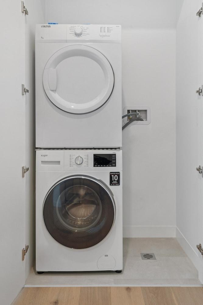 Generous 2-bed Apartment With Great Amenities - Tap to explore photos