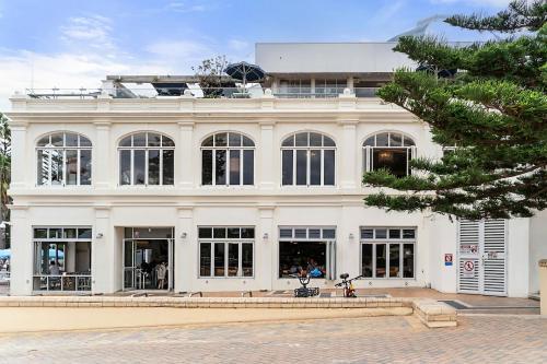 Inviting 2BR Unit w Parking near Coogee Beach