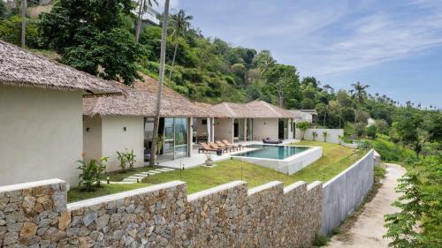 Designer's Delight: Lilly Belle: 4 Bed Pool Villa - Tap to explore photos