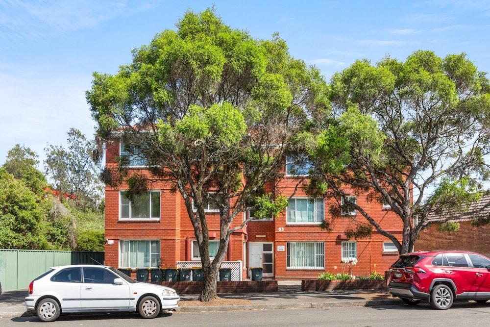 Cosy Sydenham 1-bed by Inner-west's Attractions