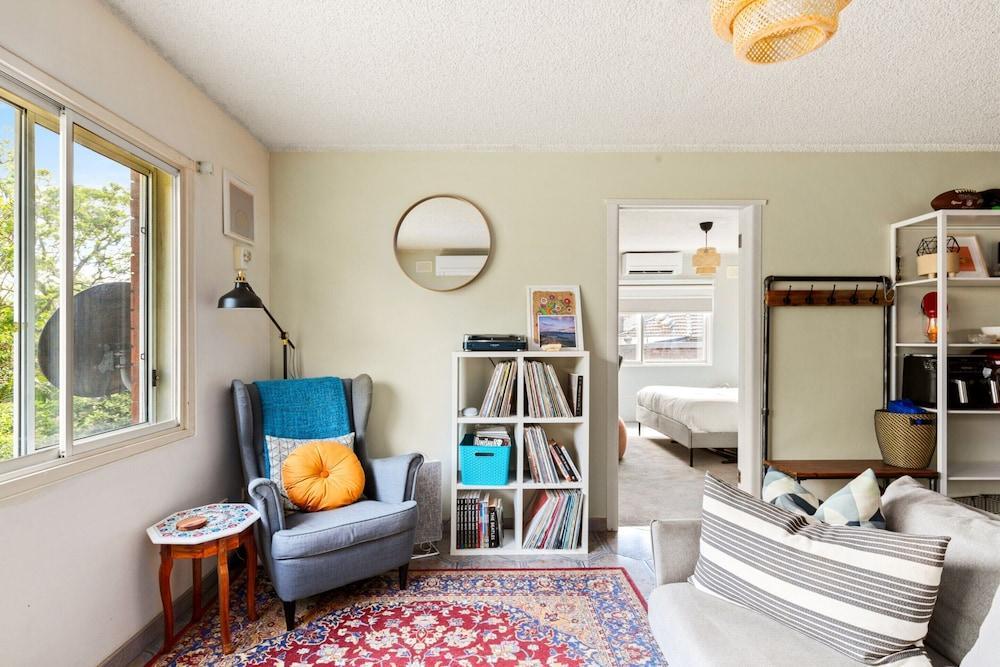 Cosy Sydenham 1-bed by Inner-west's Attractions - Tap to explore photos