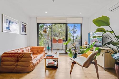 Brunswick Executive Apt 2BR with parking - Tap to explore photos