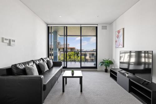 King bed Apt w Sofabed in Ryde - Fast Wifi - Tap to explore photos