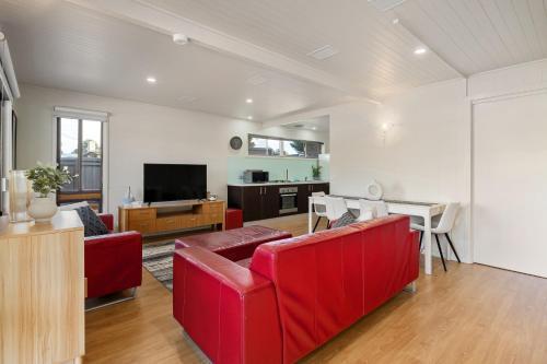 Spacious 4-bed Home 5-min From the Beach - Tap to explore photos