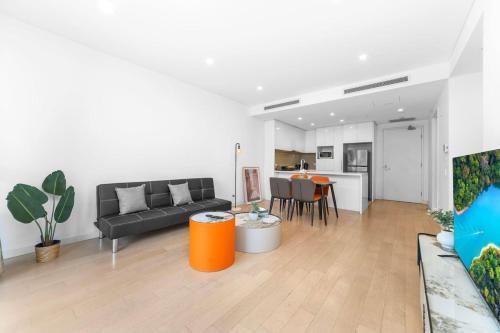 Tranquil 2B Apt in Prime Locatio - Tap to explore photos