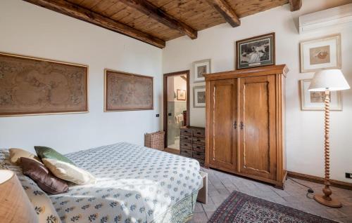 Pet Friendly Home In Roma - Tap to explore photos