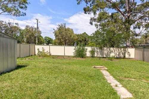 Cozy Queen Room in Narwee - Next to Stations & Shops - Shared Bathroom - Tap to explore photos