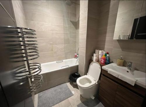 Central 1 Bed Croydon - 119 and 103 Exchange Court - 1 Bedroom - Tap to explore photos